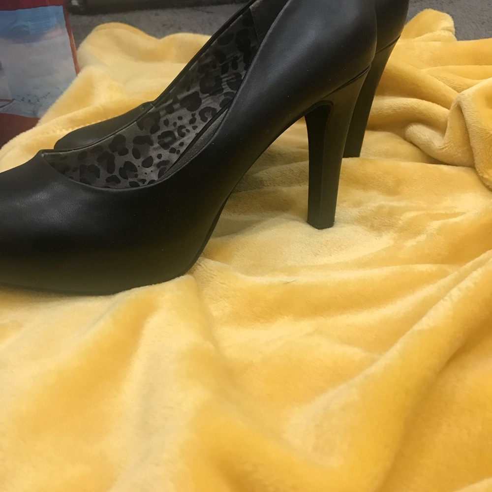 Glam Sandals - image 7